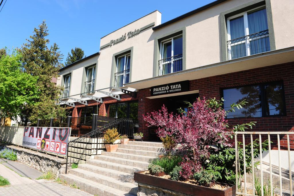 Tata Panzio Hotel Exterior photo